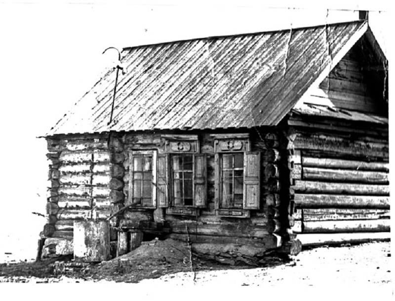 фотография первого здания школы